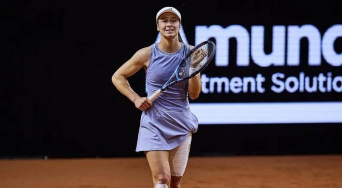 Zeynep S&ouml;nmez, Porsche Tennis Grand Prix Turnuvası'na son 16'da veda etti